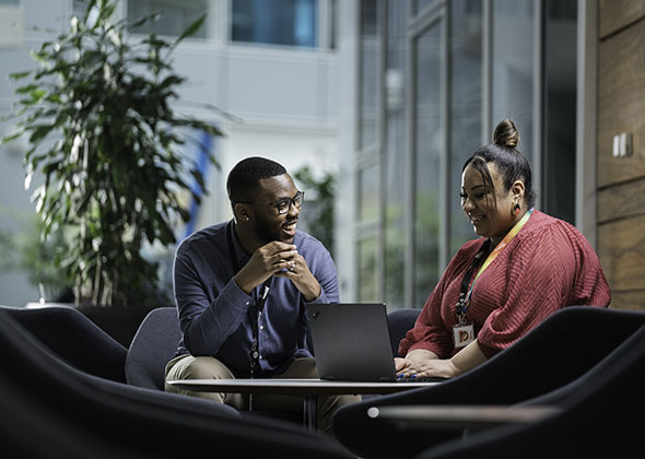 two employees collaborating